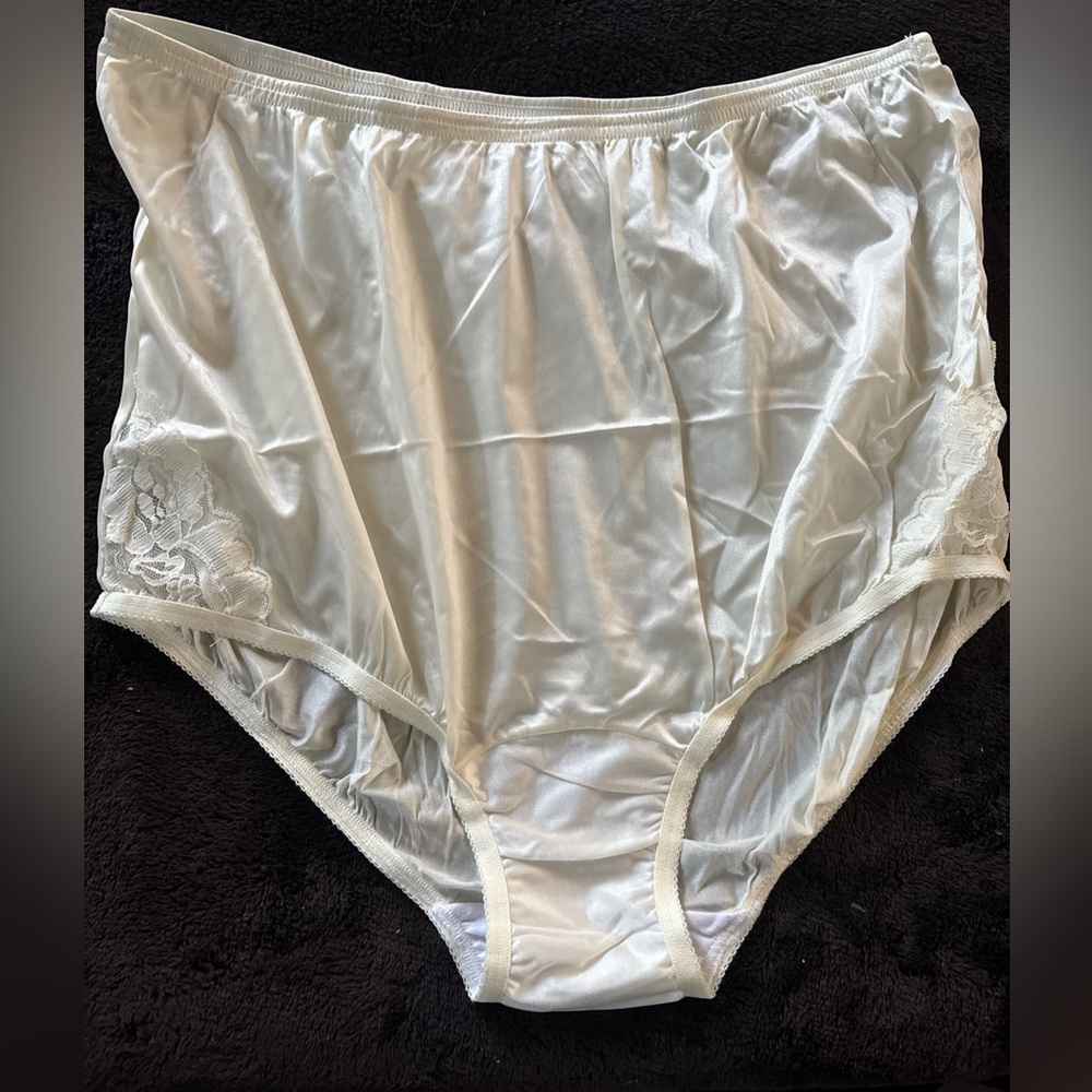 NWOT Vanity Fair 13-001 Ivory Silky Nylon Sissy Gusset Granny Panties 8/XXL 2XL